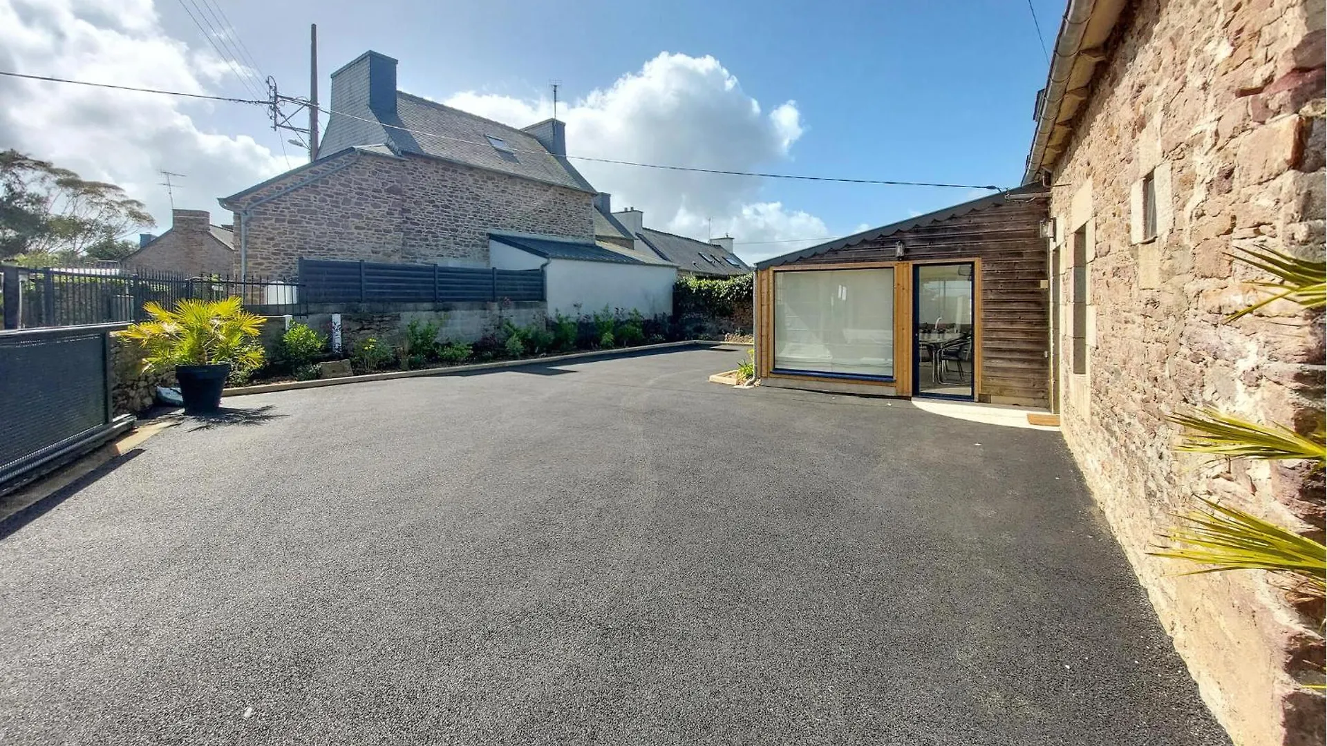 Holiday home 4 Bedroom Amazing Home In Plouezec